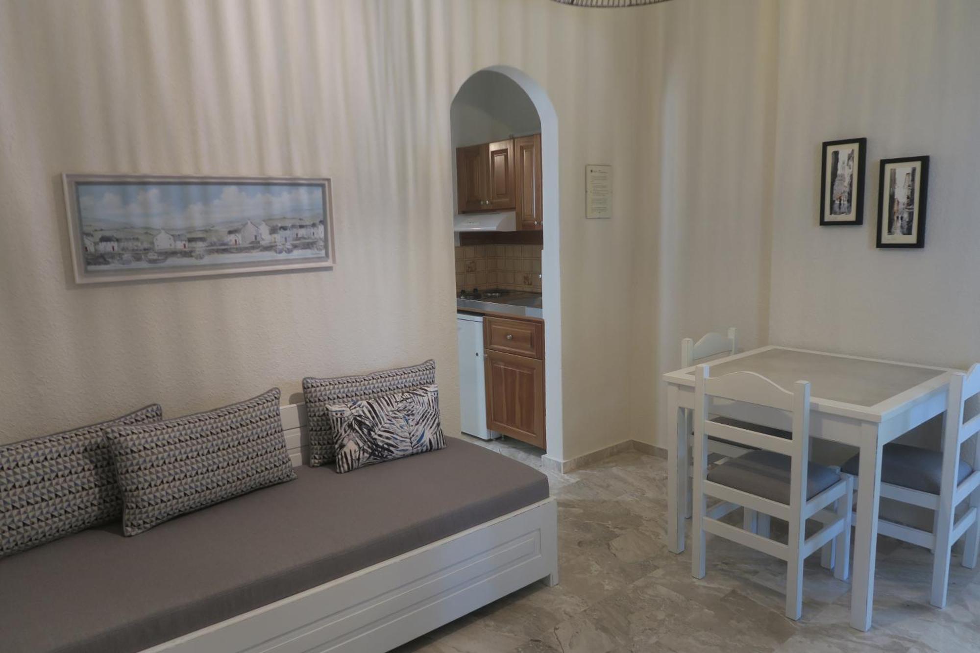 Maria Suites Platanés Pokoj fotografie